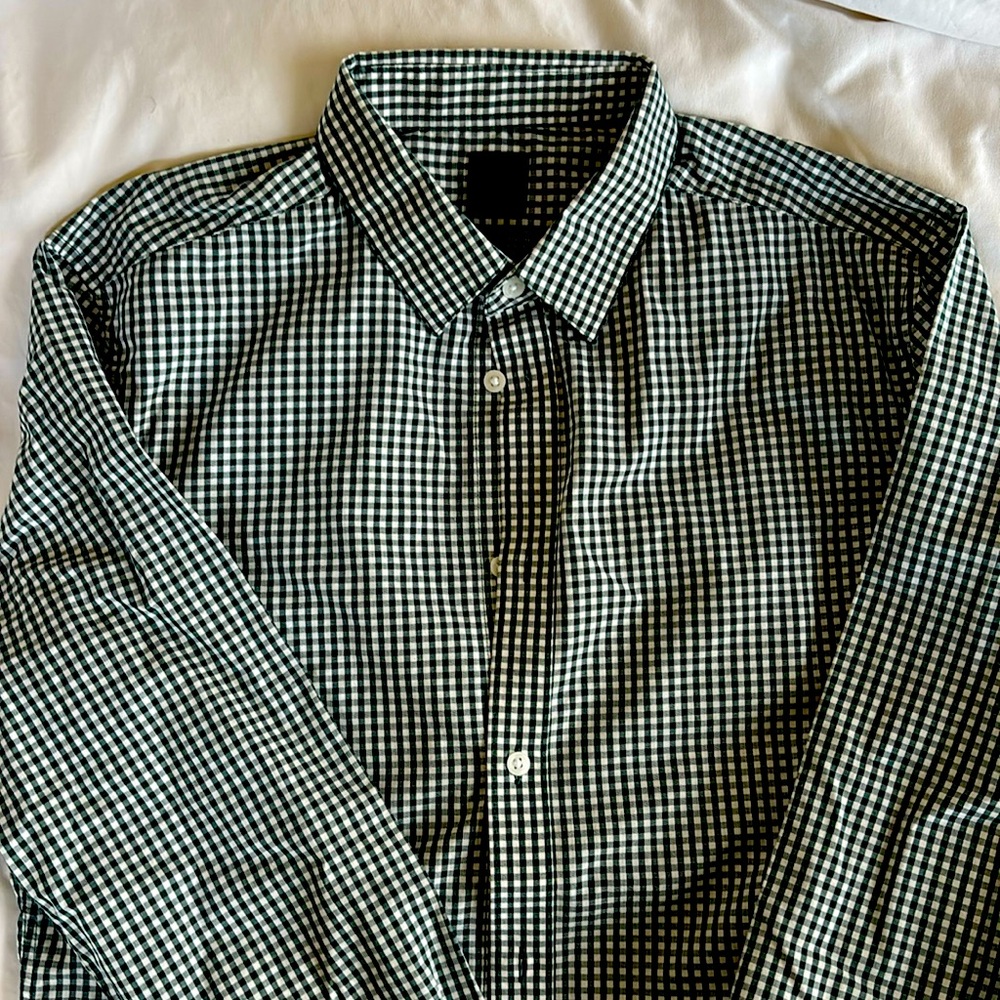 Green/white plaid long sleeve shirt